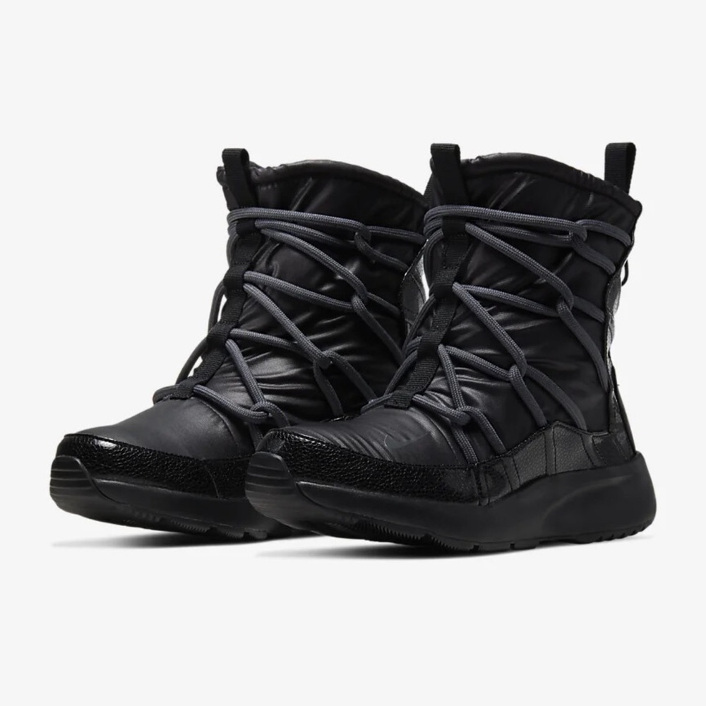Nike Tanjun High Rise Black Sneakers